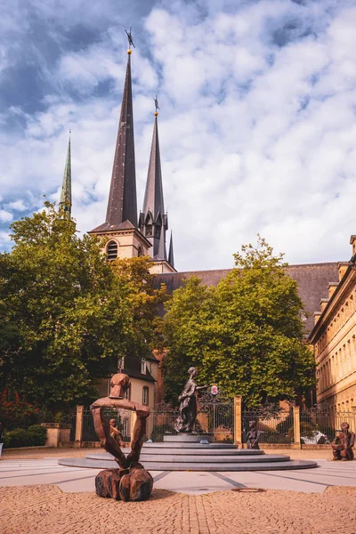 Torre de la Catedral de Notre Dame en la ciudad de Luxemburgo — Foto de Stock
