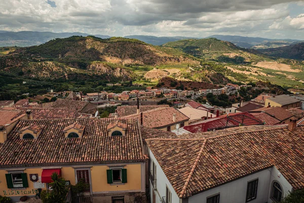 El casco antiguo de Santa Severina en Calabria, Italia — Foto de Stock