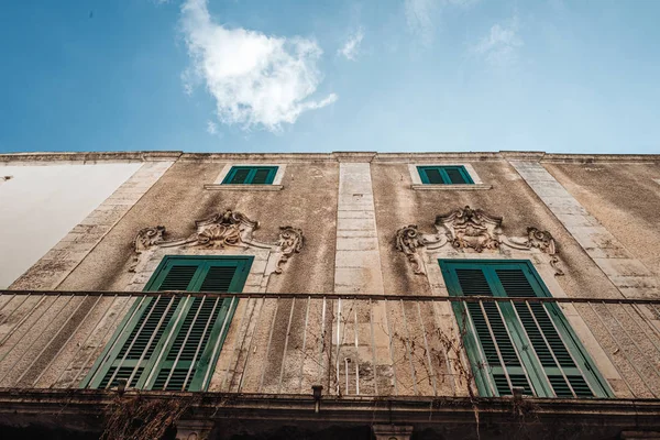 マルティーナ・フランカ(イタリア)/2019年9月:古い小さな通り — ストック写真