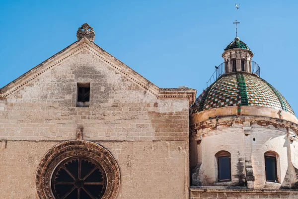 A maravilhosa arquitetura da Catedral em Grottaglie, Pugli — Fotografia de Stock