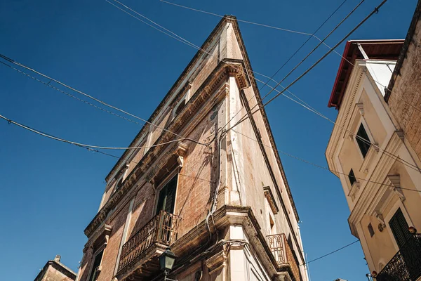 Flat iron building in Grottaglie, Puglia region — Stock Photo, Image