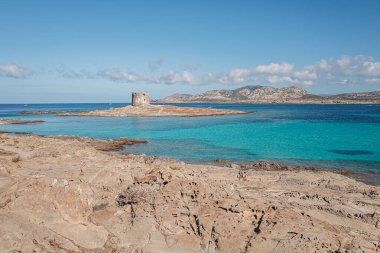 Stintino, Sardinya / Ekim 2019: Muhteşem B plajı manzarası