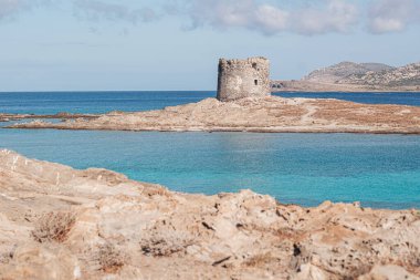 Stintino, Sardinya / Ekim 2019: Muhteşem B plajı manzarası