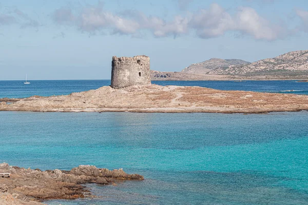 Stintino, sardinien / oktiber 2019: blick auf den wunderschönen strand — Stockfoto