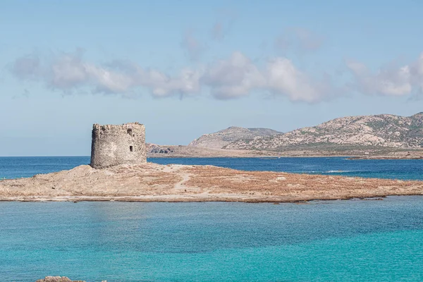 Stintino, Sardinia / octiber 2019: 아름다운 해변 B 의 모습 — 스톡 사진