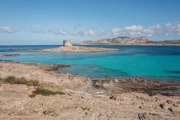 Stintino, Sardinia / Octiber 2019: Вид на чудовий пляж b — стокове фото