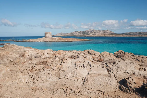 Stintino, Sardinia / Octiber 2019: Вид на чудовий пляж b — стокове фото