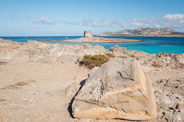 Stintino, Sardinia / Octiber 2019: Вид на чудовий пляж b — стокове фото