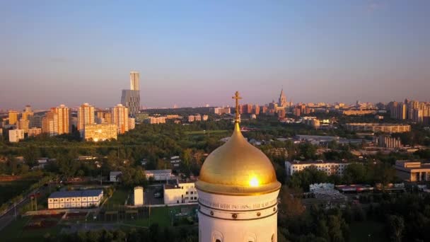 Ruská pravoslavná církev v hoře díků — Stock video
