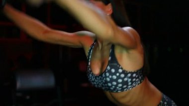 spor salonunda kızı nişanlandı.