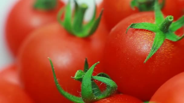 Tomates cherry jugoso rotate.concept de tomato.red genuino y fresco — Vídeo de stock