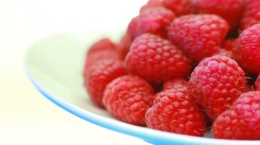 Ahududu meyve yemek arka plan olarak. Sağlıklı gıda organik beslenme. Önden Görünümü