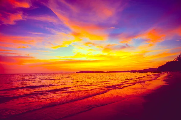 Märchenhafter Sonnenuntergang über dem Ozean. Thailand. — Stockfoto
