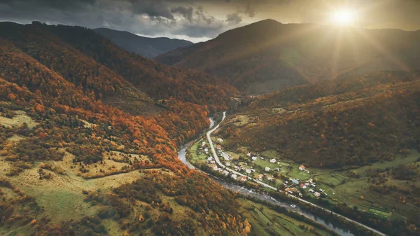 Aerial View of beautiful autumn mountain landscape — Stock Photo, Image