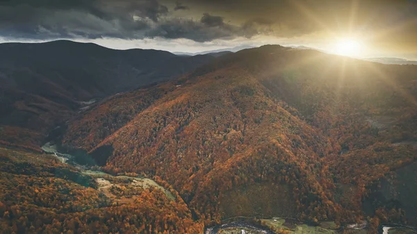 Aerial View of beautiful autumn mountain landscape — Stock Photo, Image