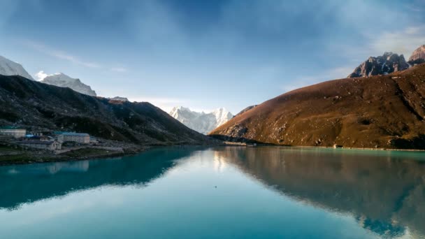 Gokyo sjö, del av Everest Base Camp trek — Stockvideo