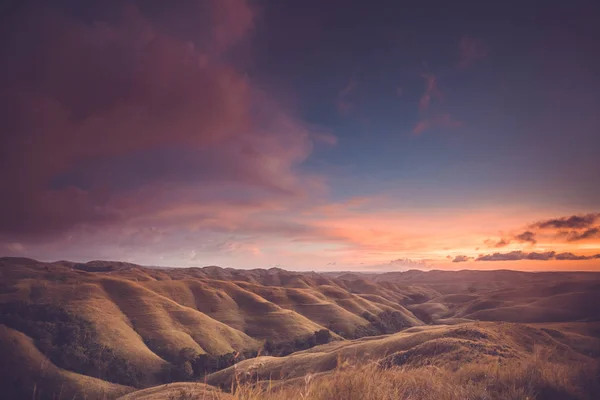 Deštivá mračna nad údolím. Sumba ostrov. — Stock fotografie