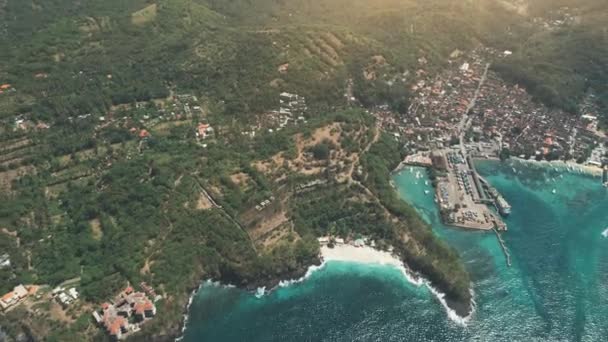 Vista superior aérea del dron de la isla tropical — Vídeo de stock