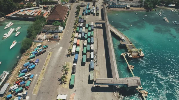 Vzdušný Top Drone pohled na přístav Port ostrova — Stock fotografie