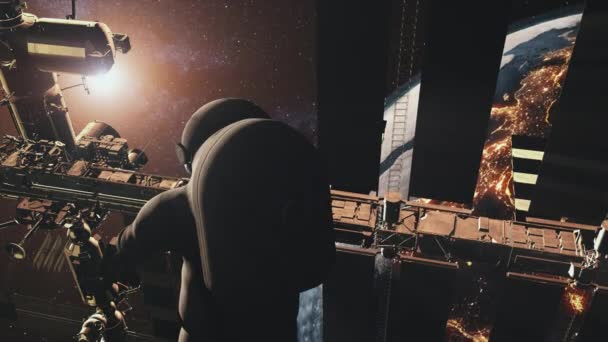 Космонавт вращается вокруг Международной космической станции — стоковое видео