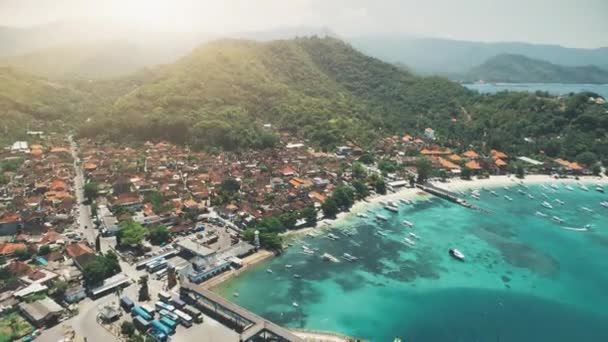 Nusa Penida garis pantai antara laut dan hutan — Stok Video