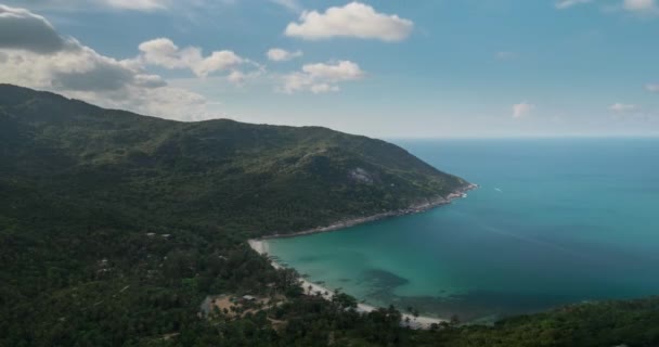Timelapse aerial ocean coastal island with mountains and tropical forest, sand beach Thailand, Asia — Stock Video