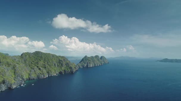 蓝海海岸的海岛鸟瞰.菲律宾，El Nido Isles，Palawan，没有人的本性 — 图库视频影像