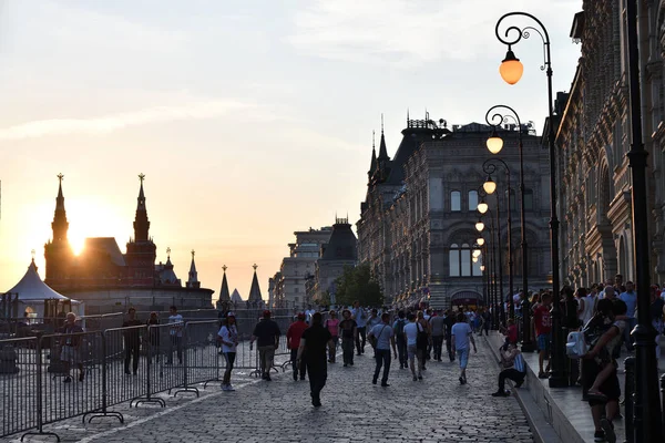 Москва Россия Июня 2018 Года Туристы Красной Площади Здание Главного — стоковое фото