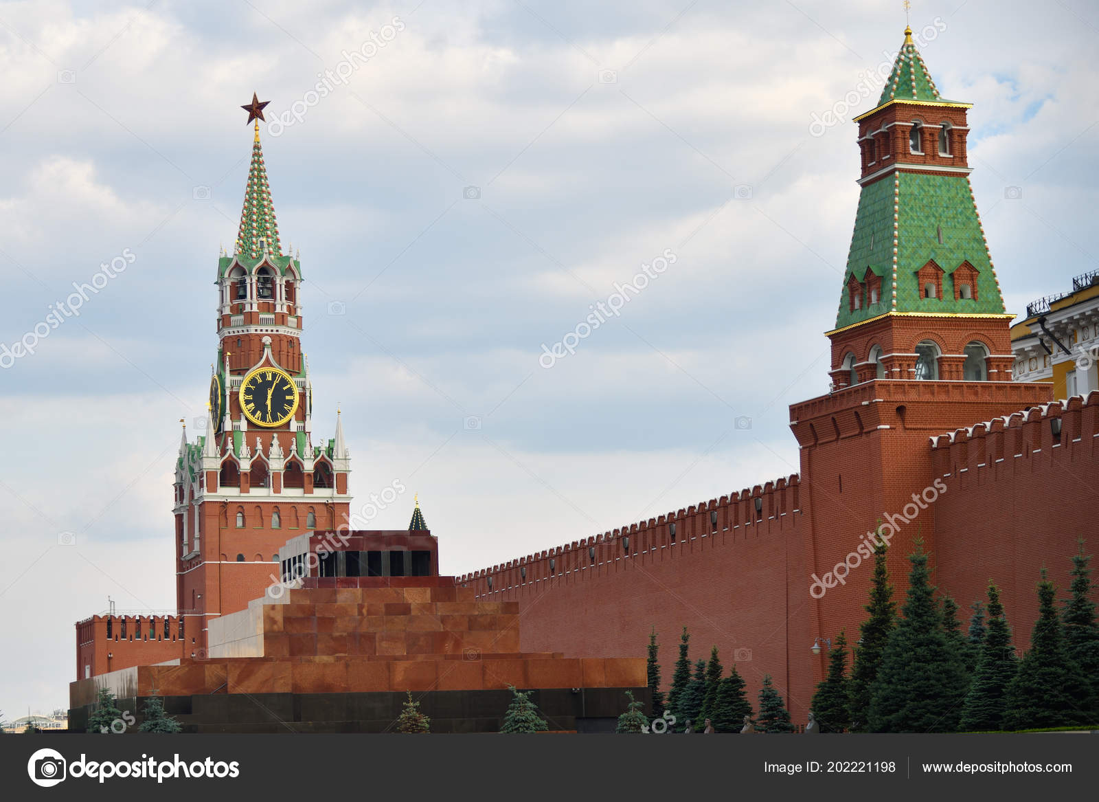 Images Kremlin Wall Moscow Kremlin Wall Spasskaya Tower Lenin Mausoleum Red Square Summer Stock Editorial Photo C Znm666