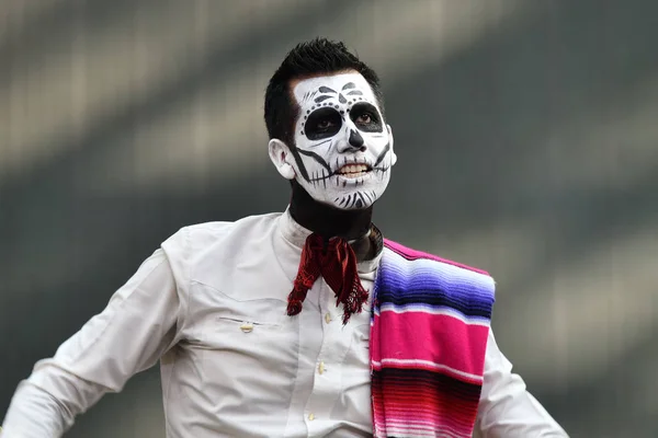 Moscú Rusia Junio 2018 Hombre Maquillaje Cráneo Azúcar Durante Carnaval — Foto de Stock