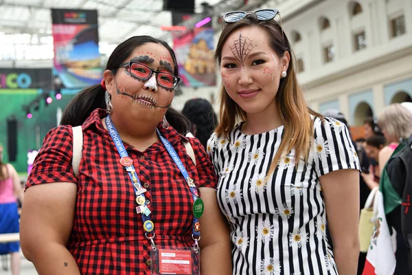 Москва Російська Федерація Червня 2018 Роки Два Учасники Китайські Дівчата — стокове фото