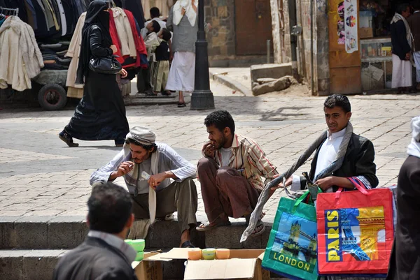 Sanaa Jemen März 2010 Straßenszene Der Jemenitischen Hauptstadt Sanaa Straßenmarkt — Stockfoto