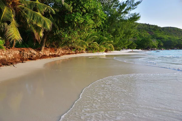 Solnedgång Vid Den Vackra Sandstranden Anse Lazio Den Mest Kända — Stockfoto