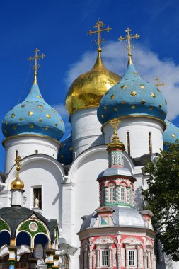 St Sergius Trinity Lavra varsayım katedralde. En önemli Rus Manastırı ve Rus Ortodoks Kilisesi Sergiyev Posad kasaba ruhani merkezi