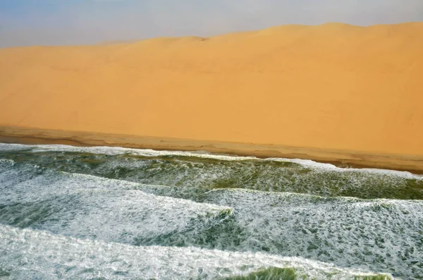 Luchtfoto Aan Kust Namibië Waar Duinen Van Namib Woestijn Voldoen — Stockfoto