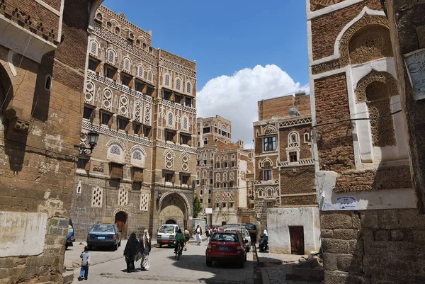 Sanaa Iêmen Março 2010 Rua Típica Cidade Velha Sanaa Habitada — Fotografia de Stock