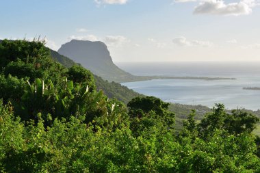 Batı Sahili Mauritius Adası'nın güzel manzara. Dan yukarıda günbatımında görüntülemek