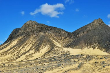 Güzel manzara siyah çöl Sahara, Mısır