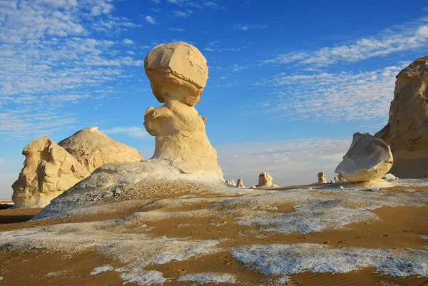 Natura Piękne Formacje Skalne Rzeźby Aka Western Białej Pustyni Sahara — Zdjęcie stockowe