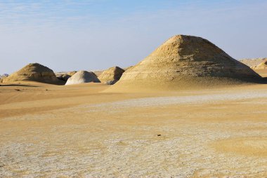 Güzel çöl manzara. Western beyaz çöl, Sahara. Mısır. Afrika. El - Khiyam. Çadır Vadisi