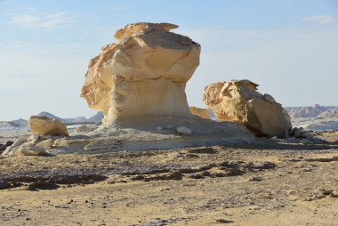 Güzel çöl manzara. Western beyaz çöl, Sahara. Mısır. Afrika. Aish El - Ghorab. Mantar çöl