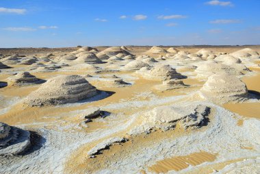 Güzel çöl manzara. Western beyaz çöl, Sahara. Mısır. Afrika. El - Khiyam. Çadır Vadisi