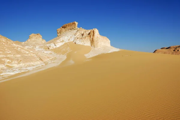 Aqabat berge in sahara, ägypten — Stockfoto
