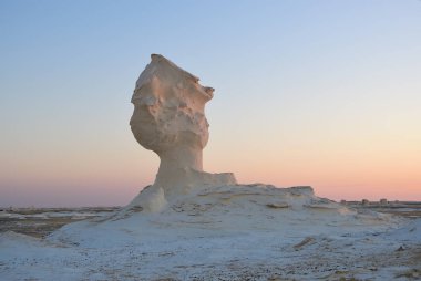 Güzel soyut doğası kaya oluşumları Western beyaz güneş doğarken, Sahara çöl. Mısır