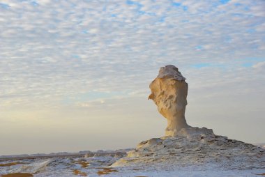 Güzel soyut doğası kaya oluşumları Western beyaz güneş doğarken, Sahara çöl. Mısır