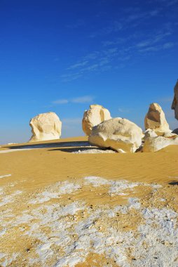 Güzel soyut doğası kaya oluşumları Western beyaz güneş doğarken, Sahara çöl. Mısır