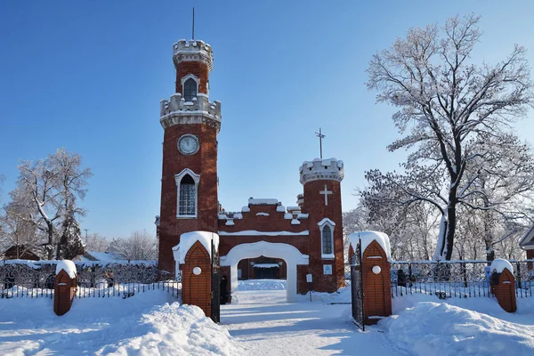 俄罗斯拉蒙 2019年1月7日 冬季在俄罗斯沃罗涅日展示的新国奥戈特奥尔登堡城堡入口 — 图库照片