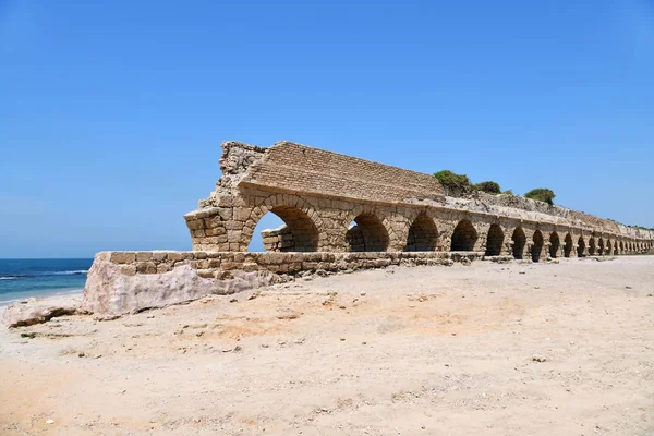 Římské akvadukty císařská Maritima Izrael — Stock fotografie
