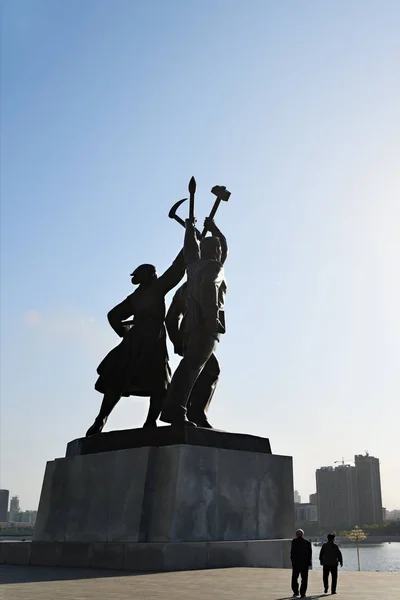 Juche-szobor, Phenjan, Észak-Korea — Stock Fotó