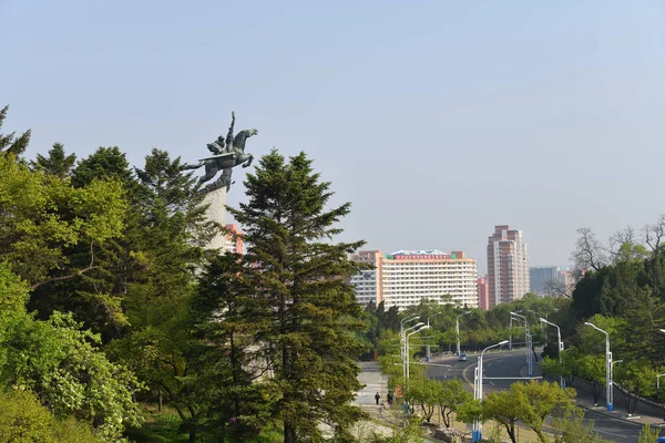 朝鲜，平壤。从曼苏山的城市景观 — 图库照片